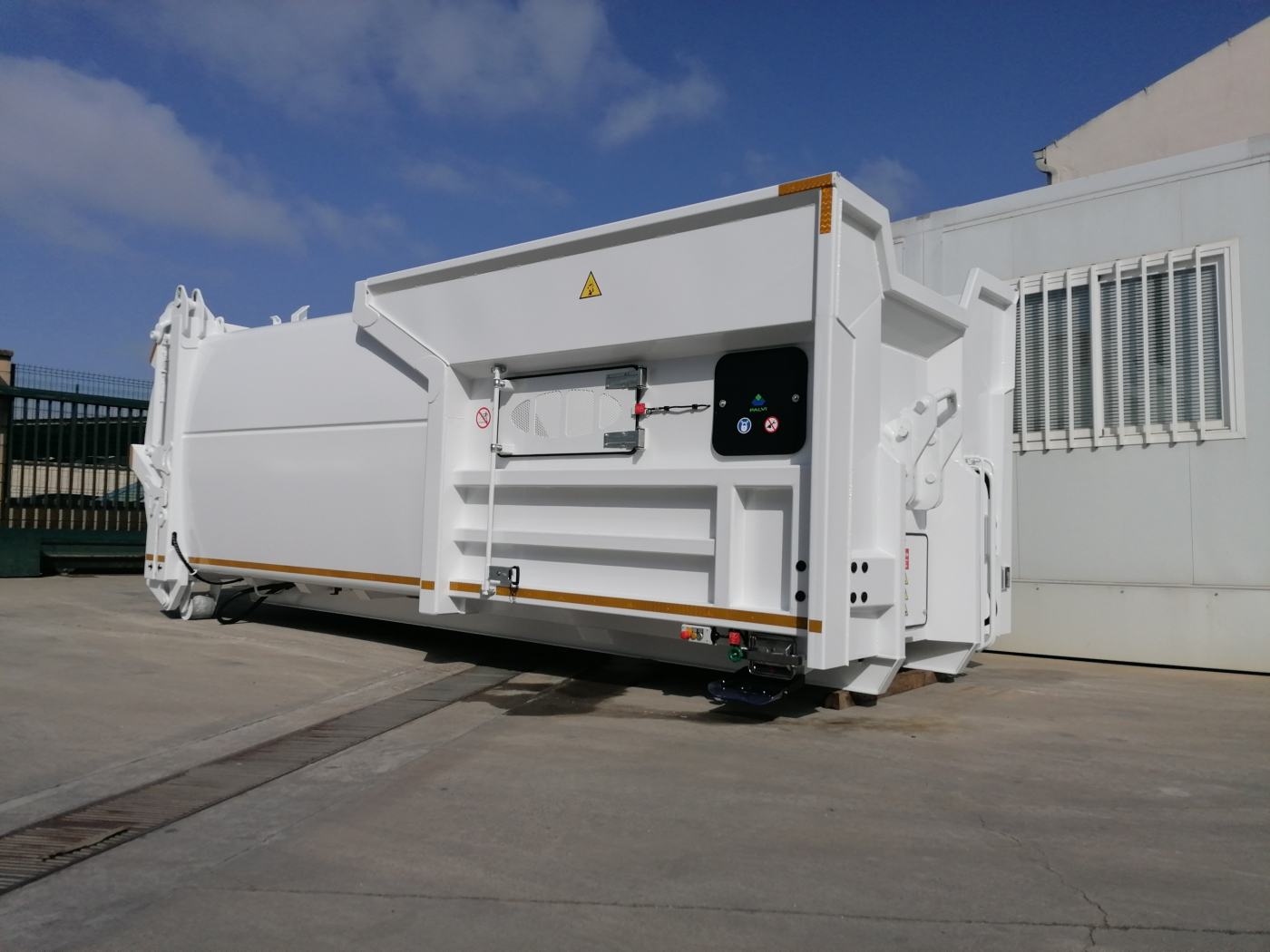 Palvi delivered three waste compactors to Castellbisbal