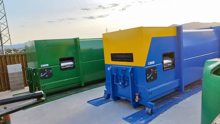 Ya están en funcionamiento los dos autocompactadores para uso público en Gurb