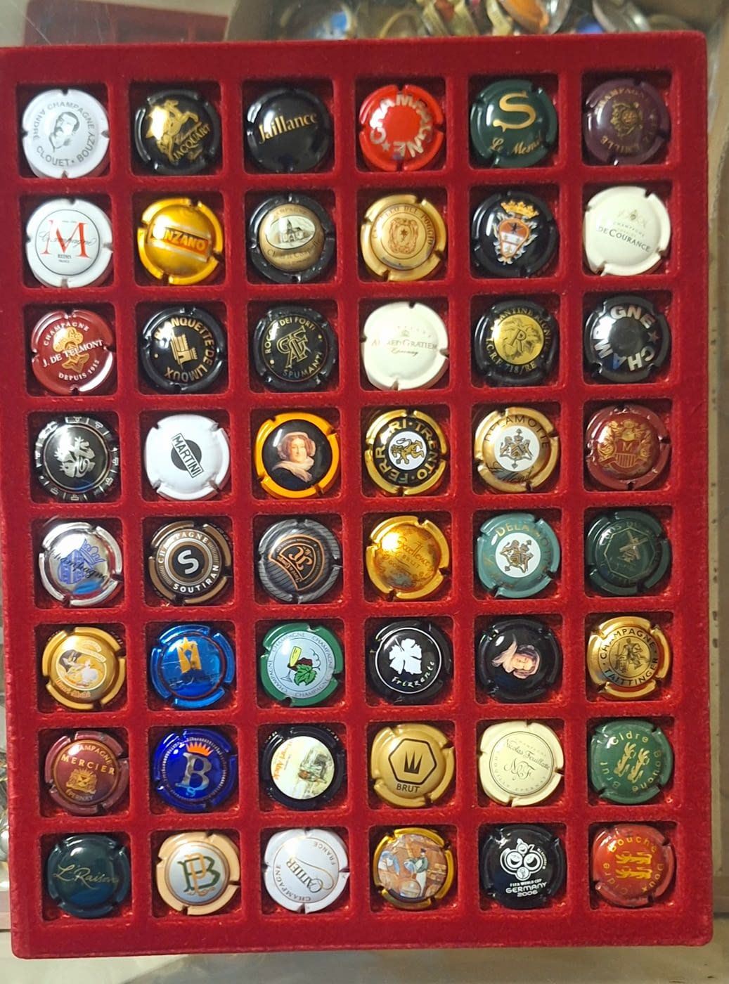 LOTE DE 48 PLACAS EXTRANJERAS 9 (0.10 UNIDAD)