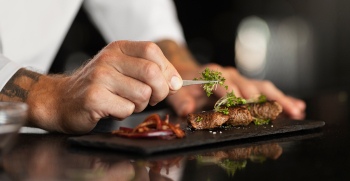 L'origen i evolució de les tècniques culinàries: un viatge a través del temps i la cultura