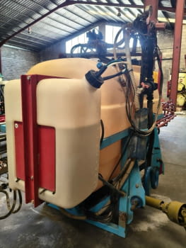 Pulverizador 800L - 1