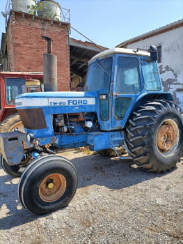 Tractor Ford TW-20 - 1