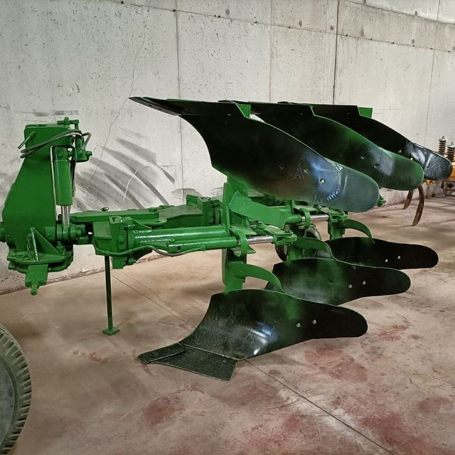 arado trisurco