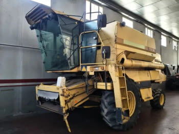 New Holland TX32