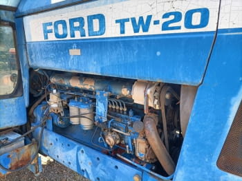 Tractor Ford TW-20 - 4