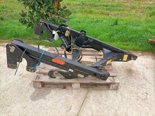 Tripuntal hidráulico