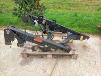 Tripuntal hidráulico