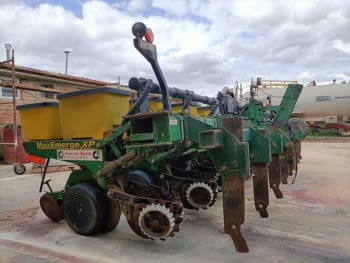 JHON DEERE 8 filas - 2