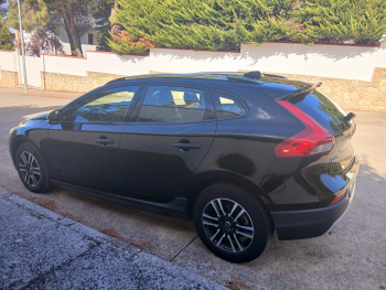 VOLVO V40 Cross Country 2.0 D3  Auto - 8