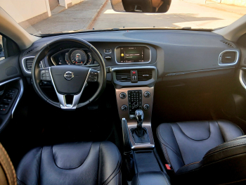 VOLVO V40 Cross Country 2.0 D3  Auto - 9