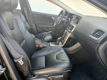 VOLVO V40 Cross Country 2.0 D3  Auto - 12