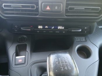 CITROEN Berlingo Talla M BlueHDi 130 SS 6v SHINE (duplicate) - 24