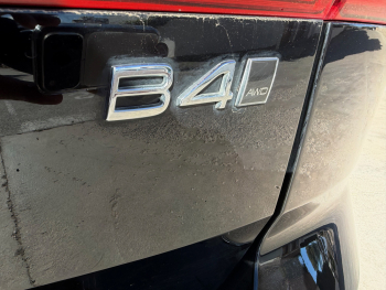 VOLVO XC60 2.0 B4 D Ultimate Dark Auto - 18