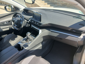 PEUGEOT 3008 1.5L BlueHDi SS Active - 12