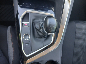 PEUGEOT 3008 1.5L BlueHDi SS Active Pack - 15