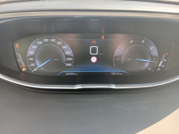PEUGEOT 3008 1.5L BlueHDi SS Active - 17