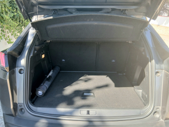 PEUGEOT 3008 1.5L BlueHDi SS Active Pack - 18