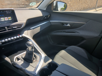 PEUGEOT 3008 1.5L BlueHDi SS Active - 20