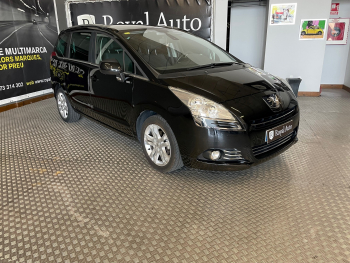 PEUGEOT 5008 Active 1.6 HDI 115 - 1