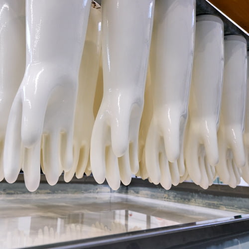 Maximum protection with certified dielectric gloves