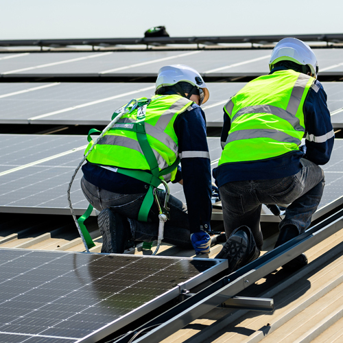 ¿Cómo prevenir y reducir accidentes en entornos de trabajo de proyectos solares?