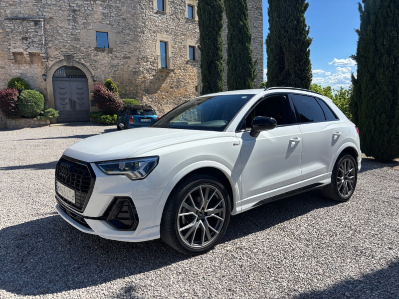 AUDI Q3 BLACK LINE
