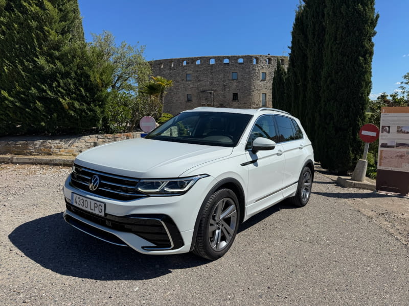 VOLKSWAGEN TIGUAN R-LINE