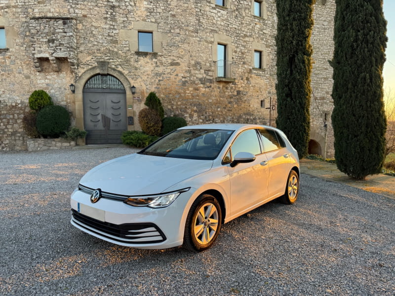 VOLKSWAGEN GOLF 8