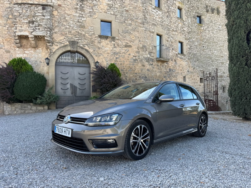 VOLKSWAGEN GOLF R-LINE