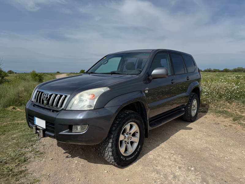 TOYOTA LAND CRUISER