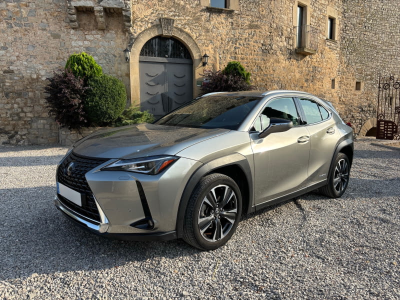LEXUS UX