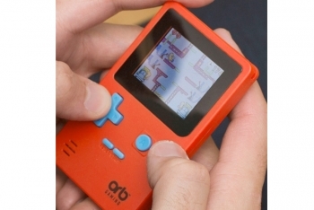 Retro Handheld Console by Thumbs Up - 2