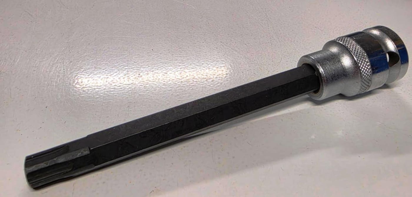 LLAVE ESPECIAL TORNILLOS DE CULATA DE IMPACTO GRUPO VAG