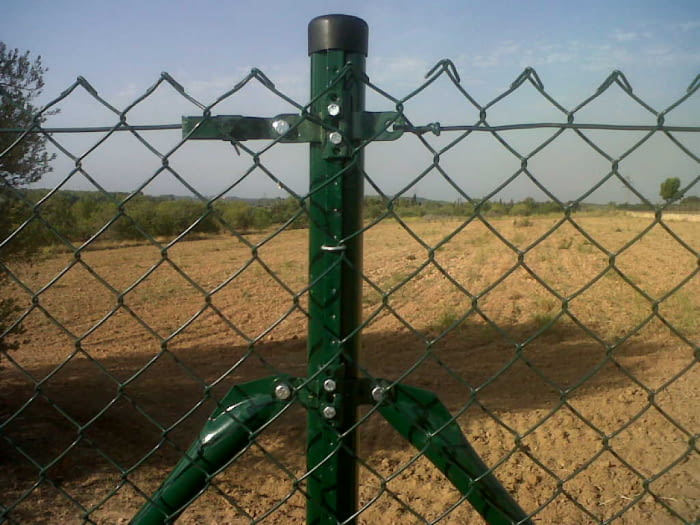 Postes con accesorios incluidos