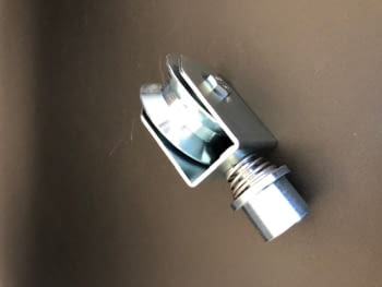 Rueda giratoria canal universal para guía redonda de 20 y 16 mm para puerta corredera - 3