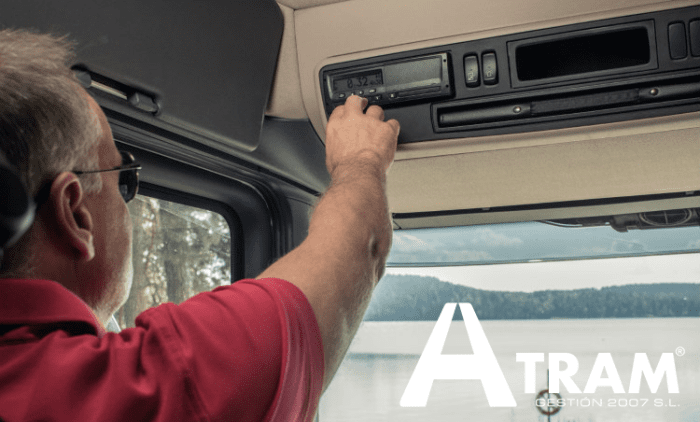 TRABAJO IMPULSARÁ EL REGISTRO DIGITAL OBLIGATORIO DE JORNADA EN EL TRANSPORTE POR CARRETERA: ¿NUEVO FICHAJE PARA LOS CONDUCTORES PROFESIONALES?