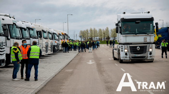 LA SEGURIDAD SOCIAL ACELERA LA JUBILACIÓN ANTICIPADA DE CAMIONEROS: AUTÓNOMOS Y ASALARIADOS YA SE TRAMITAN JUNTOS
