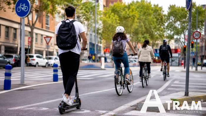 ACTUALIZACIÓN EN EL REGLAMENTO GENERAL DE CIRCULACIÓN: NUEVAS NORMAS PARA CICLISTAS, MOTORISTAS Y USUARIOS DE PATINETES.