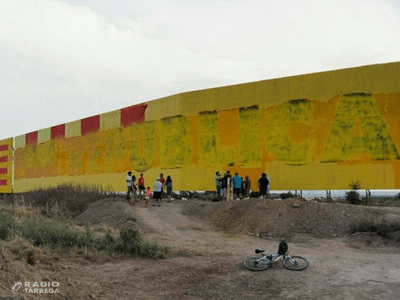 Repinten el mural independentista gegant de Bellpuig per tapar la bandera espanyola i recuperar l'estrella de l'estelada