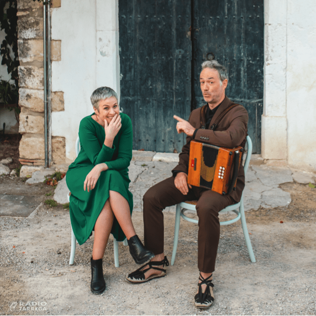 Anna Roig i Carles Belda presenten ‘Passar-la bé. Recital de cançó vital’ aquest dissabte al Teatre Ateneu de Tàrrega