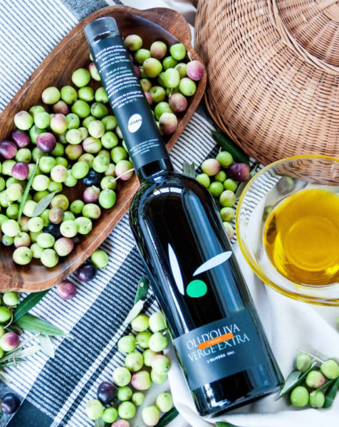 L’Oli de Finques de L’Olivera, produït i elaborat al molí de l'Olivera de Vallbona de les Monges, es reconegut com el millor oli d’arbequina a la Guia EVOOLEUM