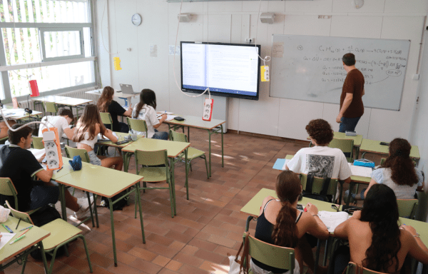 Els serveis mínims per a la vaga educativa de dimecres fixen un docent per cada tres aules a infantil, primària i ESO