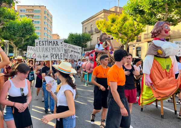 Tàrrega reivindica la diversitat i els drets LGBTIQ+ amb un gran èxit de participació de l’Orgull de Pople