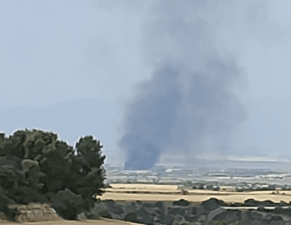 ACTUALITZACIÓ - L'incendi de l'abocador de Tàrrega continua actiu, però confinat dins les instal·lacions