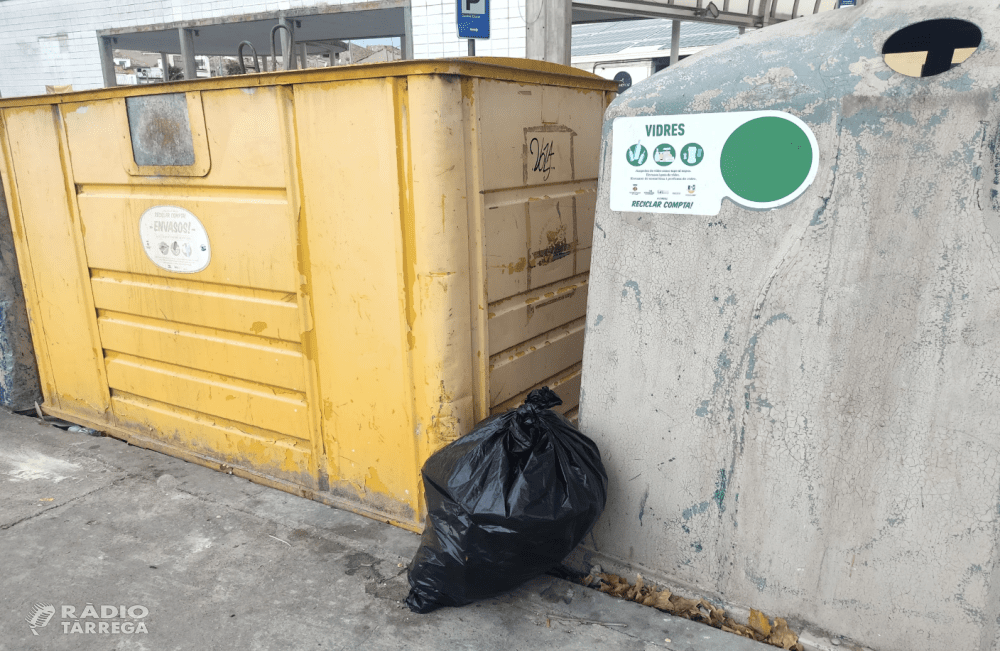 Tàrrega intensificarà el control per evitar l'abandonament de bosses de brossa i residus fora dels contenidors