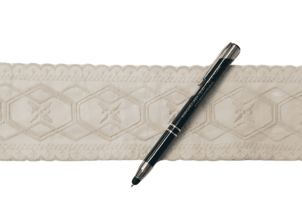 Entredós beige bordado - 2