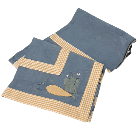 Mantel azul bordado 135 x 135 + 6