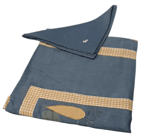 Mantel azul bordado 135 x 135 + 6 - 2