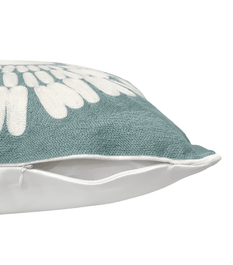 Cojín azul bordado flor 45 x 45 - 1