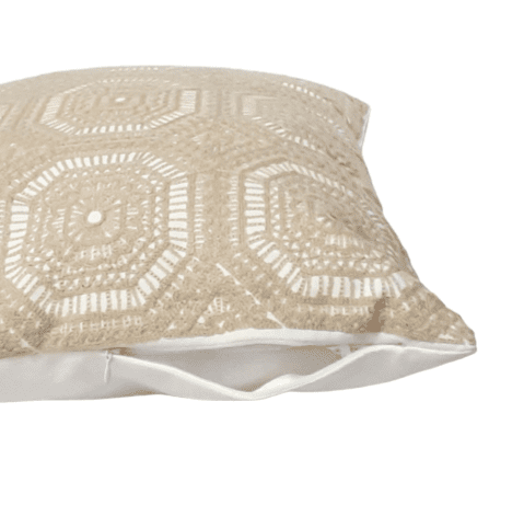 Cojín ganchillo beige 45 x 45 - 1